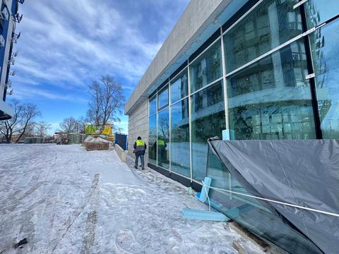 комерційна за адресою Центральна вул., 11