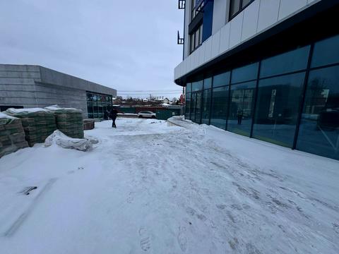 комерційна за адресою Центральна вул., 11