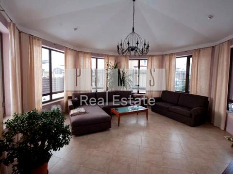 будинок за адресою Вишнева вул.