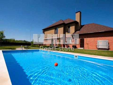 будинок за адресою Вишнева вул.