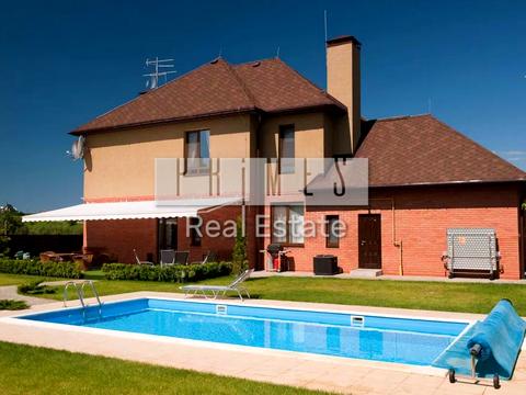 будинок за адресою Вишнева вул.