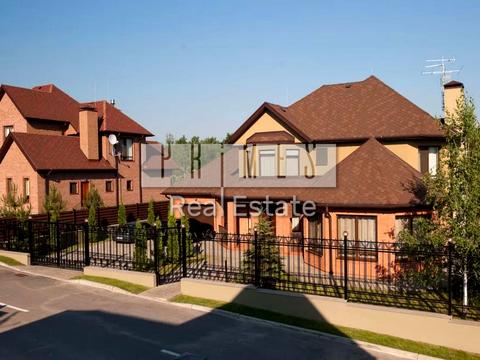 будинок за адресою Вишнева вул.