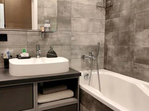 квартира за адресою Українська вул., 83б к.1-5