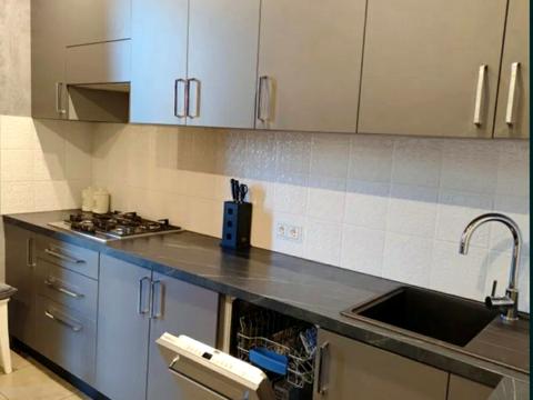 квартира за адресою Українська вул., 83б к.1-5