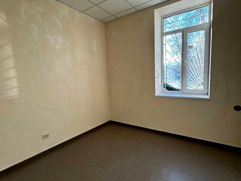 комерційна за адресою Лесі Українки просп., 10