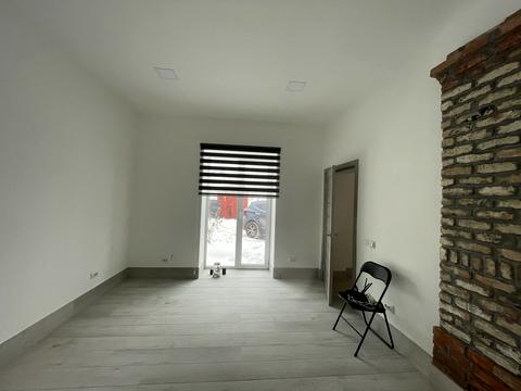 коммерческая по адресу Хлібна, 3 