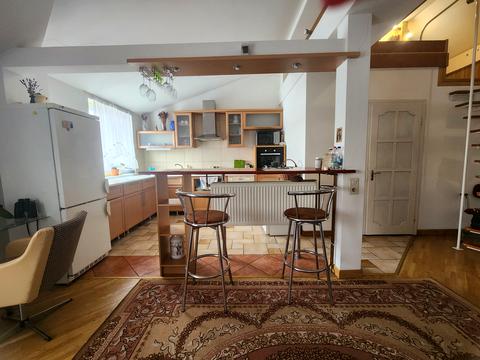 квартира за адресою Карпатської Січі вул., 8