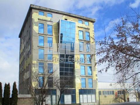 комерційна за адресою Металургів вул., 51