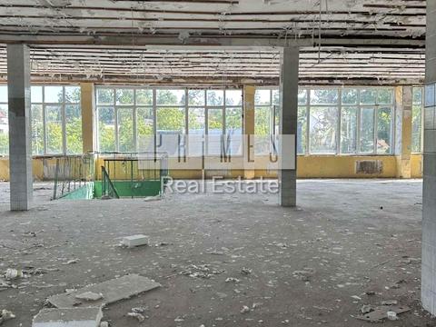 комерційна за адресою Садова вул., 14