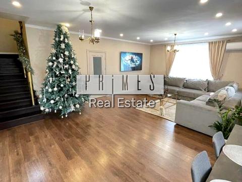 будинок за адресою с. Гатне, Приозерний бульв., (Будинок 32)