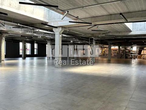 коммерческая по адресу Бажана Миколи, 38