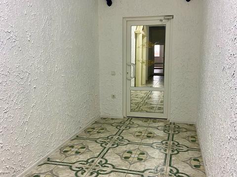 комерційна за адресою Дністровська вул., 2