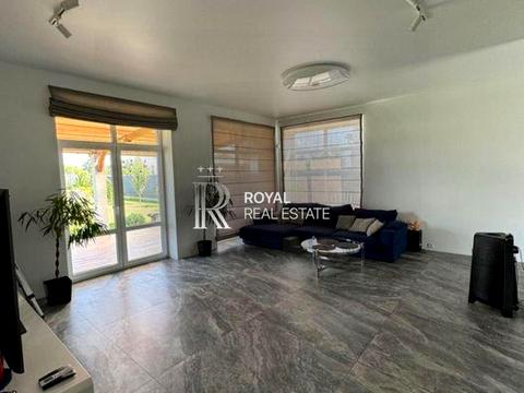 будинок за адресою Квітнева вул.