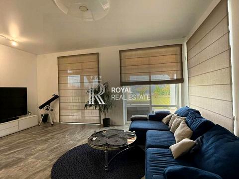 будинок за адресою Квітнева вул.