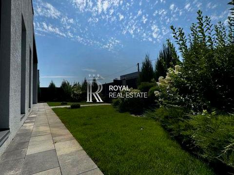 будинок за адресою Квітнева вул.