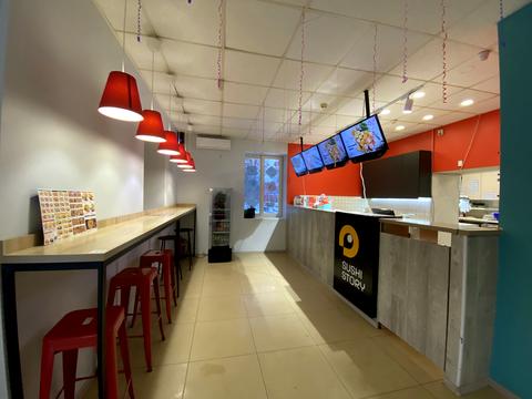 комерційна за адресою Анни Ахматової вул., 3