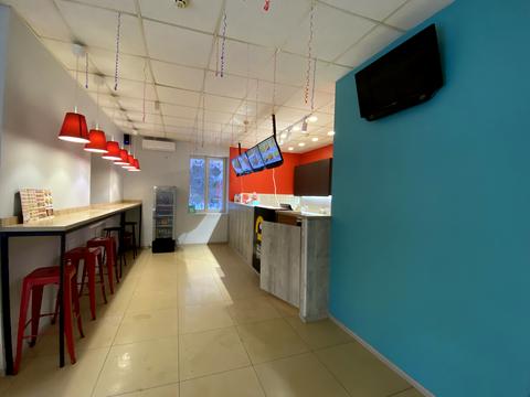 комерційна за адресою Анни Ахматової вул., 3