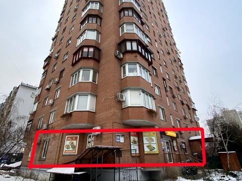 комерційна за адресою Анни Ахматової вул., 3