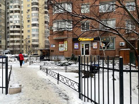 комерційна за адресою Анни Ахматової вул., 3