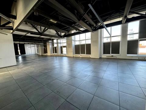 комерційна за адресою Барикадна вул., 7