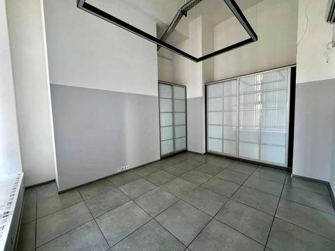 комерційна за адресою Барикадна вул., 7