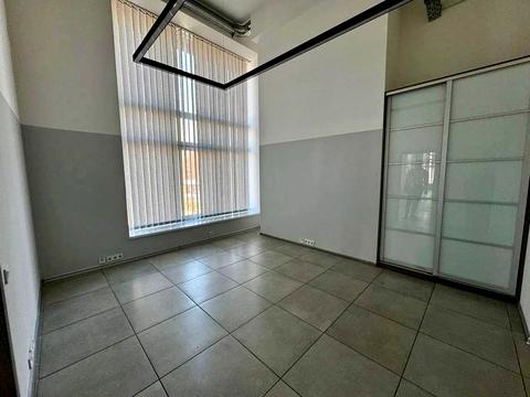 комерційна за адресою Барикадна вул., 7