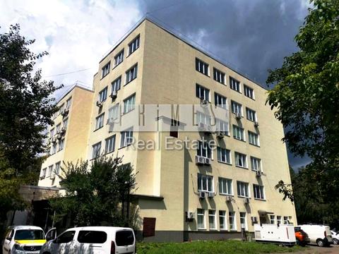 комерційна за адресою Лісова вул., 2