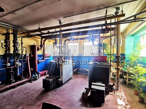 комерційна за адресою Лісова вул., 2