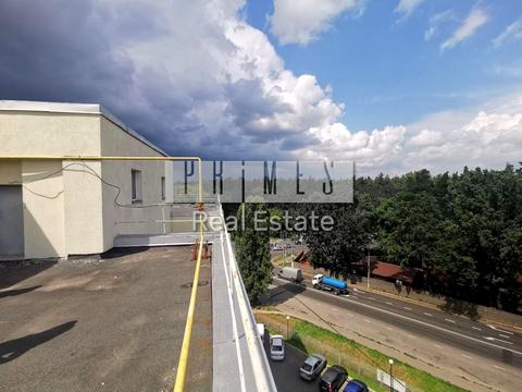 комерційна за адресою Лісова вул., 2