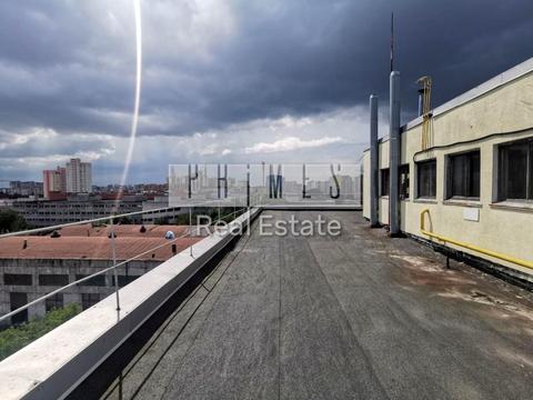 комерційна за адресою Лісова вул., 2