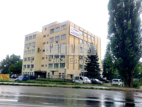 комерційна за адресою Лісова вул., 2