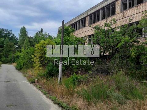 комерційна за адресою Центральна, 3