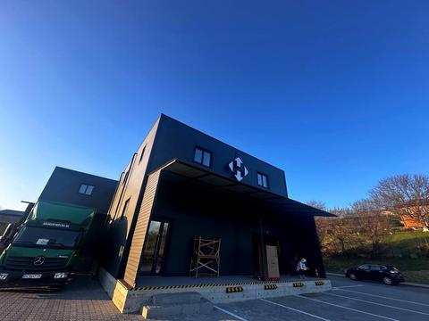 комерційна за адресою Богдана Хмельницького вул., 70 -Б