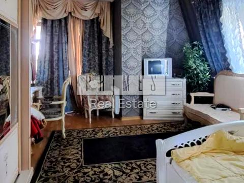 будинок за адресою Валова вул., 10