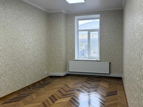 коммерческая по адресу Левка Лукьяненко пер., 32