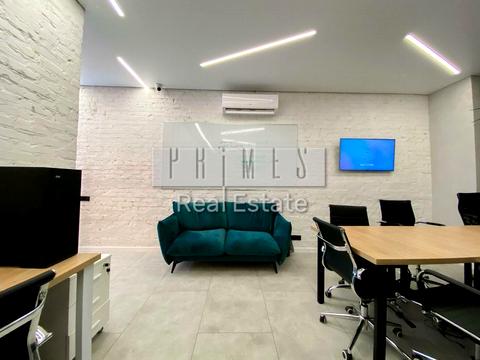 коммерческая по адресу Андрея Верхогляда ул. (Михайла Драгомирова), 19-А