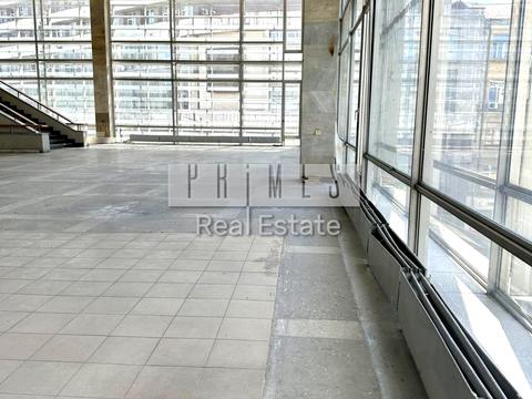 коммерческая по адресу Львівська площа, 8а