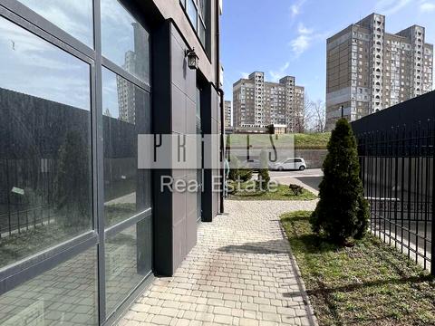 комерційна за адресою Київ, Райдужна вул., 56