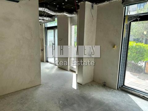 комерційна за адресою Київ, Салютна вул., 2б