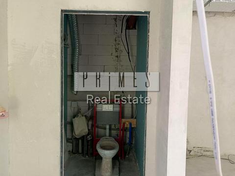 комерційна за адресою Київ, Салютна вул., 2б