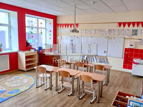 комерційна за адресою Борщагівська вул., 204 к2