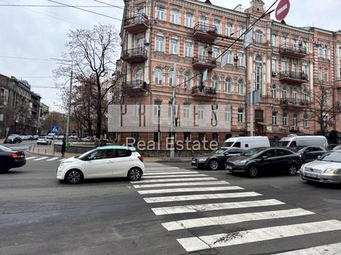 комерційна за адресою Київ, Саксаганського вул., 84/86