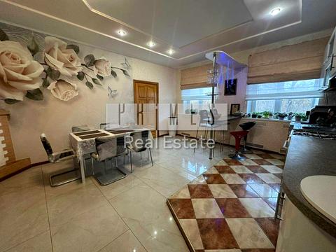 будинок за адресою Київська вул.