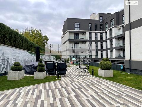 комерційна за адресою Солом'янська пл., 17а