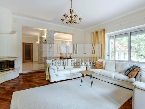 будинок за адресою Набережно-Рибальська вул., 1