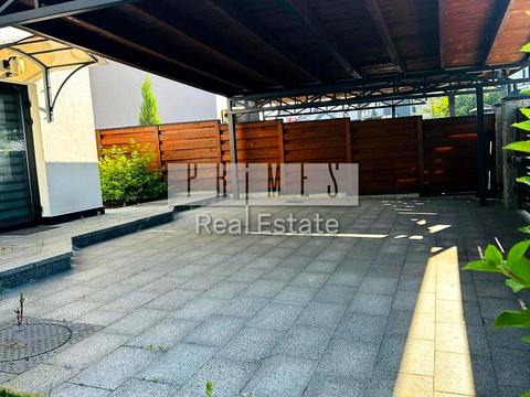 будинок за адресою Лютнева вул.