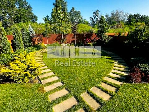 будинок за адресою Лютнева вул.