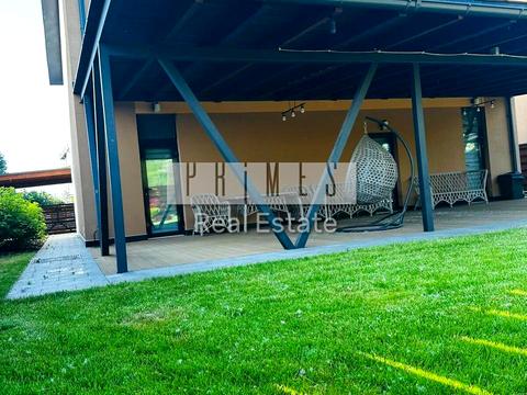 будинок за адресою Лютнева вул.