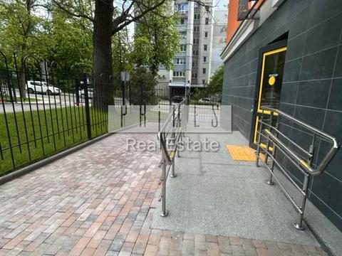 комерційна за адресою Львівська / вул. Мальовнича, 3