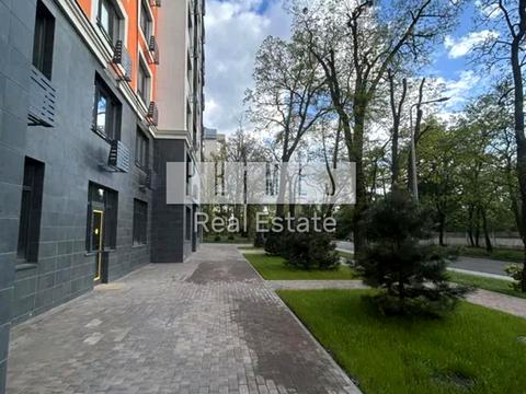 комерційна за адресою Львівська / вул. Мальовнича, 3